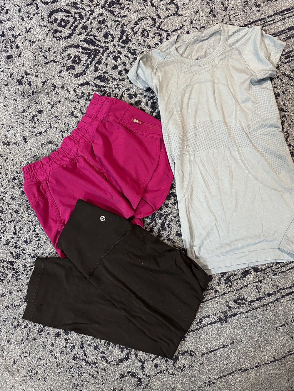 SIZE 4 bundle Lululemon Align Leggings, swiftly tee track that shorts